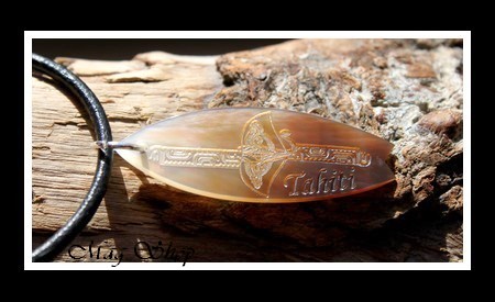 Planche de Surf Raie Marquisienne TAHITI Collier  Nacre de Tahiti H 4.5cm Reflets Clairs-Marrons MAG.SHOP