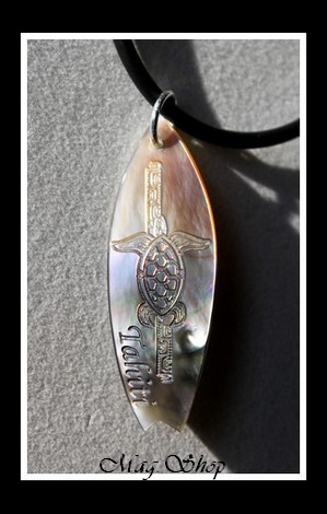 Planche de Surf Tortue TAHITI Collier Nacre H4.5cm Reflets Ocres-Colorés MAG.SHOP