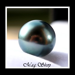 POE Metetini Collection / Perle Nue Semi-Ronde de Tahiti 10.70mm/C+ Reflets Gris/Bleus (photos contractuelles)