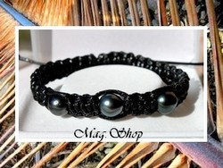 Marutea Collection / Bracelet Surfeur Poemoana 3 Perles Semi-Baroques de Tahiti 9.50mm/CD Gris / Taille Réglable 19cm / Tressage Macramé Noir (photos non contractuelles)