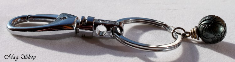 Porte-Clefs Faana Hibiscus Perle Gravée de Tahiti Modèle 2 MAG.SHOP