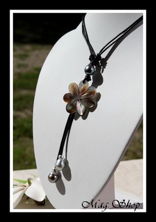 Punaauia Collier Lagon Fleur de Tiaré 3 Perles Cerclées de Tahiti MAG.SHOP