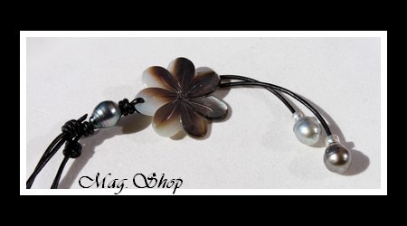 Punaauia Collier Lagon Fleur de Tiaré 3 Perles Cerclées de Tahiti MAG.SHOP