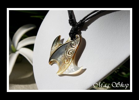 Raie Marquisienne Vagues Collier Nacre de Tahiti 3.5cm Reflets Foncés-Ocres  MAG.SHOP