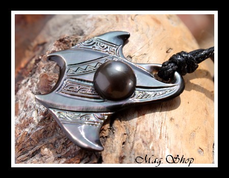 Raie Reao Marquisienne Collier Nacre & Demie-Perle de Tahiti MAG.SHOP