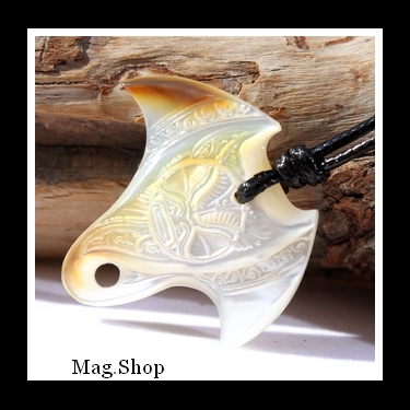 Vairoa Tiki Collier Raie Nacre de Tahiti Modèle 2 MAG.SHOP