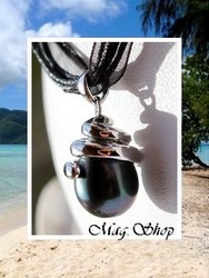 Silver Sea Collection / Collier Ranitea  / Pendentif Argent Rhodié 925 (3.14g) / Perle Semi-Baroque de Tahiti Taille 11.50mm/C+ Bleus/Aubergines Foncés / Cordons  Noir (photos contractuelles)
