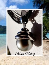 Silver Sea Collection / Collier Ranitea  / Pendentif Argent Rhodié 925 (3.14g) / Perle Semi-Baroque de Tahiti Taille 12mm/C+ Reflets Gris / Cordons Couleur Noir (photos contractuelles)