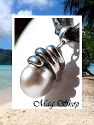Silver Sea Collection / Collier Ranitea  / Pendentif Argent Rhodié 925 (3.14g) / Perle Semi-Baroque de Tahiti Taille 10.60mm/C Gris/Blancs / Cordons  Noir (photos contractuelles)
