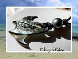 Moana Perles Collection / Collier Raie Reao Marquisienne Nacre de Tahiti 3.5cm & Perle Ronde de Tahiti 10.70mm/C Gris / Taille Réglable Coton Noir (photos non contractuelles)