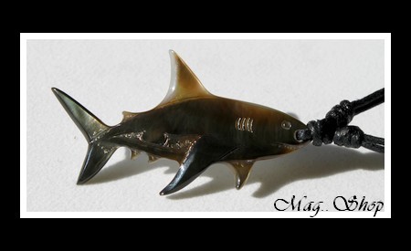 Requin Marquisien Collier Nacre de Tahiti Reflets Foncés MAG.SHOP