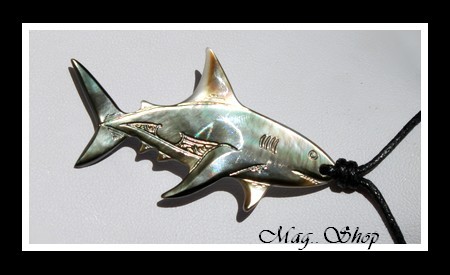 Requin Marquisien Collier Nacre de Tahiti Reflets Foncés MAG.SHOP