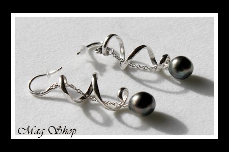 Silver Sea Collection  Boucles DOreilles Fatu Hiva Argent Rhodié 925 . 2 Perles de Tahiti MAG.SHOP