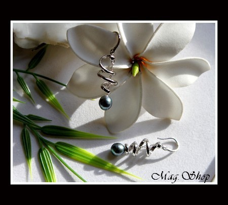 Silver Sea Collection  Boucles D`Oreilles Tekava Argent Rhodié 925 . 2 Perles de Tahiti MAG.SHOP