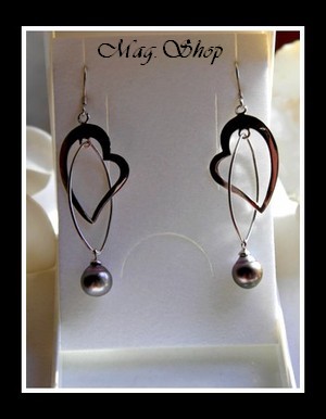 Silver Sea Collection  Boucles d`Oreilles Coeurs Argent Rhodié 925 Perles Cerclées de Tahiti MAG.SHOP