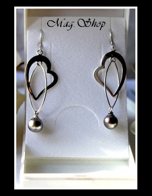 Silver Sea Collection  Boucles d`Oreilles Coeurs Argent Rhodié 925 Perles Cerclées de Tahiti MAG.SHOP