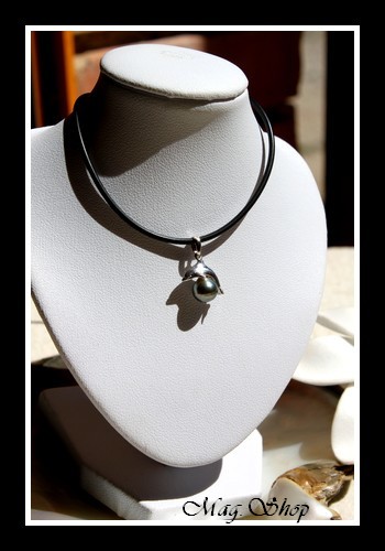 Silver Sea Collection Collier Dauphin Ohiri 2cm Perle Cerclée de Tahiti MAG.SHOP