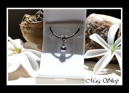 Silver Sea Collection  Collier Teiva Coeur Herenui   Argent Rhodié 925  7 Zircons H 2cm  Perle Cerclée de Tahiti MAG.SHOP
