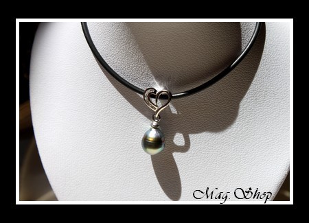 Silver Sea Collection  Collier Teiva Coeur Herenui   Argent Rhodié 925  7 Zircons H 2cm  Perle Cerclée de Tahiti MAG.SHOP