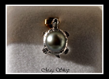 Silver Sea Collection  Pendentif Tortue Argent Rhodié 925   Perle Baroque de Tahiti MAG.SHOP