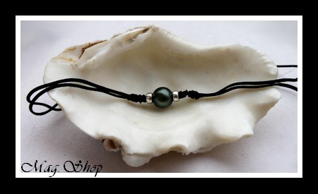 Surfeur Collier Perle Ronde de Tahiti Reflets Verts Foncés MAG.SHOP