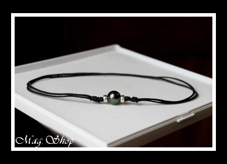 Surfeur Collier Perle Ronde de Tahiti Reflets Verts Foncés MAG.SHOP
