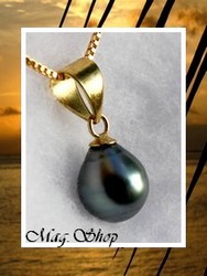 Sunset Collection / Pendentif Tautira Plaqué Or Vermeil (0.22g) Perle Drop de Tahiti 9.55mm/B Reflets Verts/Bleus / Article vendu SANS Chaîne (photos non contractuelles)