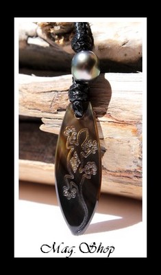 Taverio Collier Planche de Surf Margouillat Nacre & Perle de Tahiti Modèle 2 MAG.SHOP