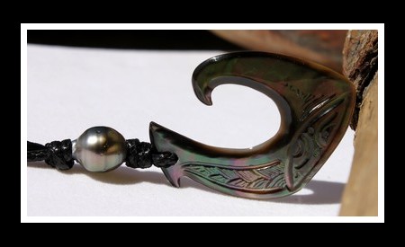 Teano Collier Hameçon Moana Nacre & Perle de Tahiti Modèle 5 MAG.SHOP