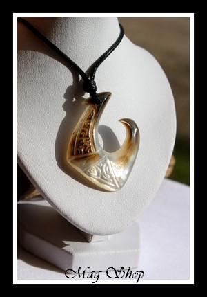 Teano Hameçon Marquisien Collier Nacre de Tahiti Modèle 4 MAG.SHOP