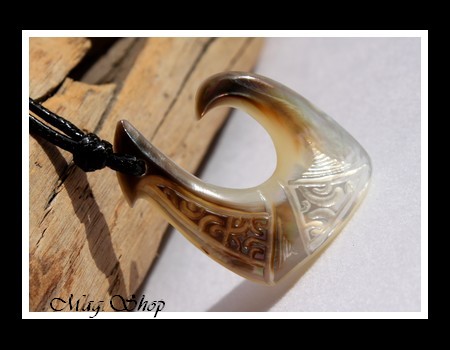 Teano Hameçon Marquisien Collier Nacre de Tahiti Modèle 4 MAG.SHOP