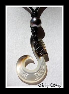 Teinaki Collier Hameçon Tiki Nacre & Perle de Tahiti Modèle 5 MAG.SHOP