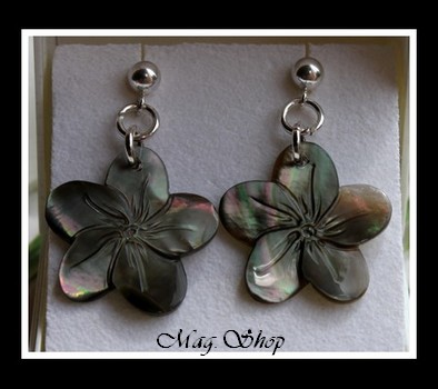 Tekava  Boucles Fleurs Hibiscus Nacre de Tahiti Modèle 5 MAG.SHOP