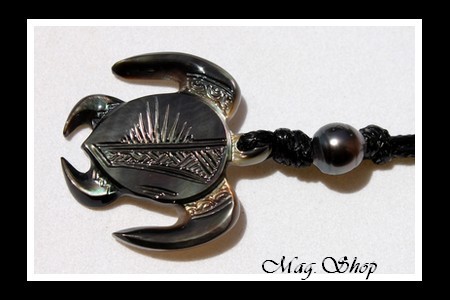 Temehani Marquisienne Collier Tortue Nacre & Perle de Tahiti Modèle 2 MAG.SHOP