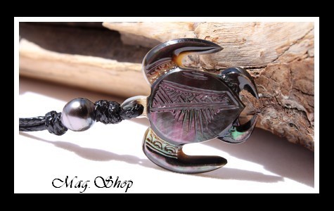 Temehani Marquisienne Collier Tortue Nacre & Perle de Tahiti Modèle 2 MAG.SHOP