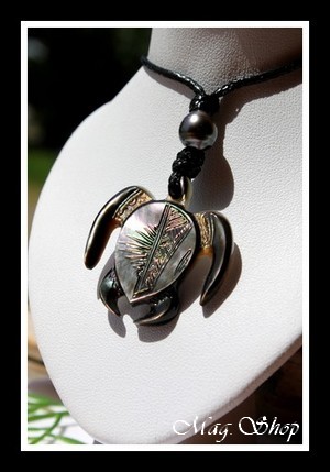 Temehani Marquisienne Collier Tortue Nacre & Perle de Tahiti Modèle 2 MAG.SHOP