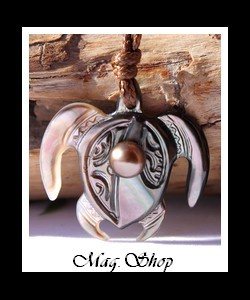 Terenui Collier Tortue Marquisienne Nacre & Perle de Tahiti Modèle 2 MAG.SHOP