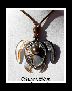 Terenui Collier Tortue Marquisienne Nacre & Perle de Tahiti Modèle 2 MAG.SHOP