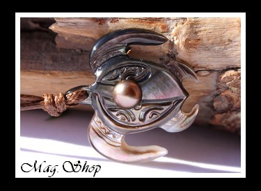 Terenui Collier Tortue Marquisienne Nacre & Perle de Tahiti Modèle 2 MAG.SHOP