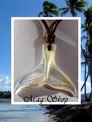 Moana Collection / Collier Queue de Baleine Tetuanui Marquisienne 3cm / Nacre de Tahiti Reflets Clairs / Taille Réglable Coton Couleur Coco ( photos non contractuelles)