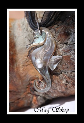Tevahine  Hippocampe Collier Nacre & Perle Keishi de Tahiti Modèle 1 MAG.SHOP