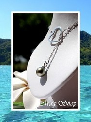 Silver sea Collection / Collier Coeur Tevaipuna Perle à glisser dans le Coeur / Argent Rhodié 925 (3.35G) Perle Semi-Baroque de Tahiti 9.50mm/C+ Reflets Verts (photos non contractuelles)