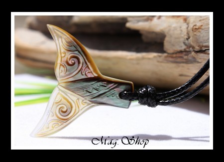Tevairoa Collier Queue de Baleine Marquisienne Nacre de Tahiti Modèle 4 MAG.SHOP