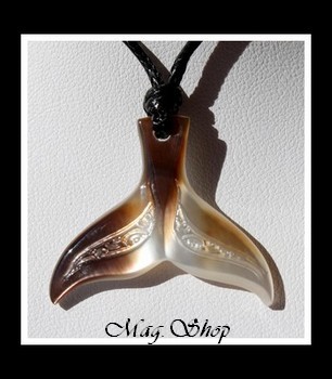 Tevairoa Collier Queue de Baleine Marquisienne Nacre de Tahiti Modèle 6 MAG.SHOP