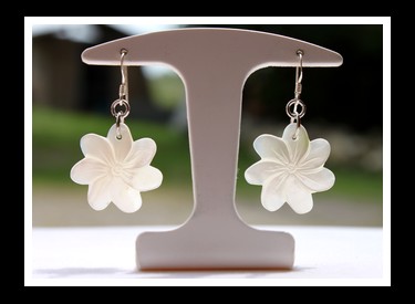 Tiaia Tavana Boucles d`Oreilles Fleurs de Tiaré Nacres de Tahiti Modèle 5 MAG.SHOP