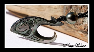 Tiki Marunui Collier Hameçon Nacre & Perle de Tahiti Modèle 3 MAG.SHOP