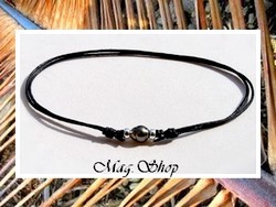 Bora-Bora Collection / Collier Surfeur Toopua Perle Cerclée de Tahiti 10.05mm/B+ Reflets Gris Foncés / Taille Réglable Coton Noir / Intercalaires Argent 925 (0.44g) (photos non contractuelles)