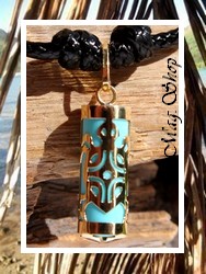 TIKI Collection / Collier Tortue alaka'i Tahitien H:2.3cm / Pendentif OR 750/1000 (0,52g) Turquoise / Coton Noir (Photos Contractuelles)