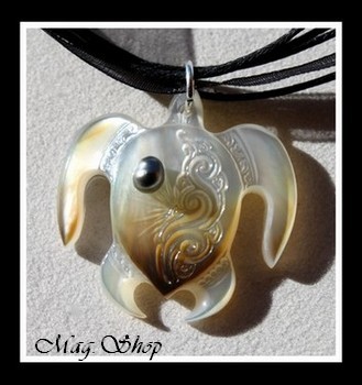 Tortue Moana Vagues Collier Nacre Reflets Clairs-Marrons & Perle Keishi de Tahiti MAG.SHOP