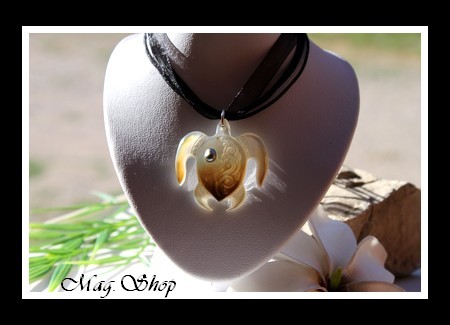 Tortue Moana Vagues Collier Nacre Reflets Clairs-Marrons & Perle Keishi de Tahiti MAG.SHOP